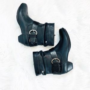 Pikolinos $220 Never Worn Leather Ankle Boots